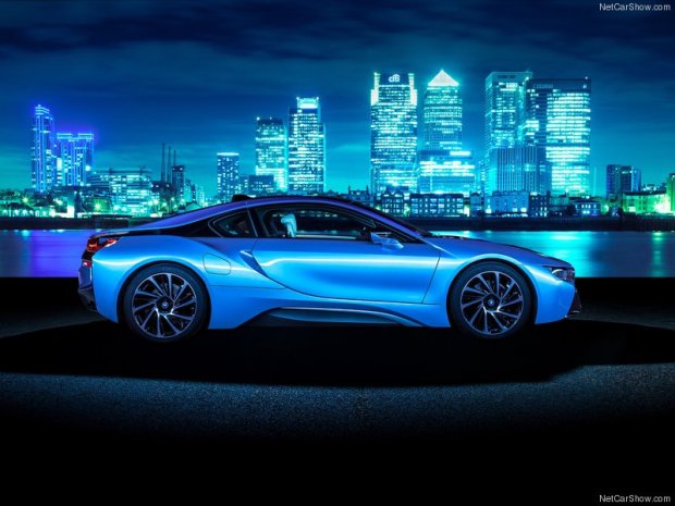 BMW i8 + Custom Louis Vuitton Luggage to Fit - Together